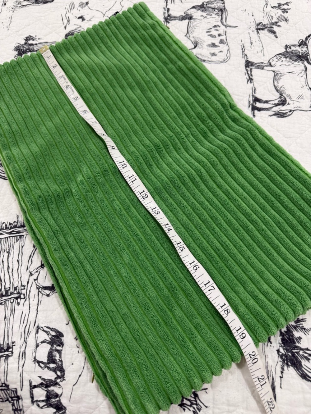 Everly Quinn Set of 2, 12”x20” Kelly Green Velvet Corduroy Throw Pillow Covers - Picture 7 of 9
